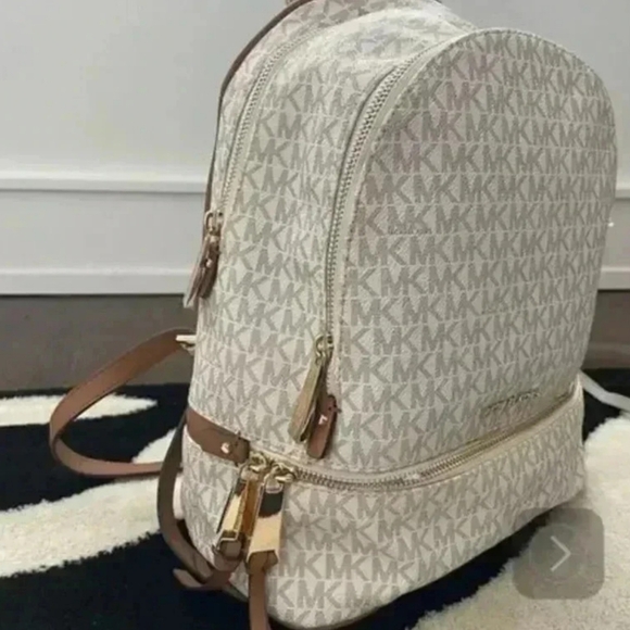 MK backpack purse - Picture 2 of 2